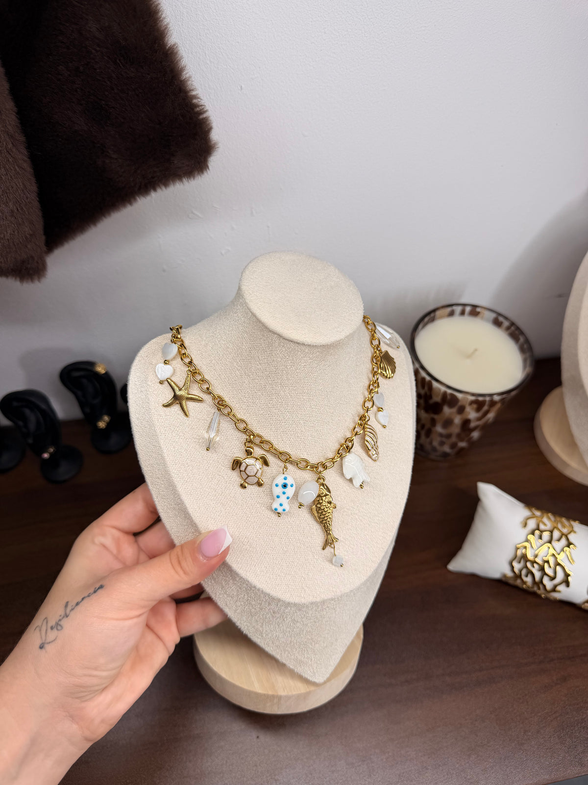 Collier Laguna