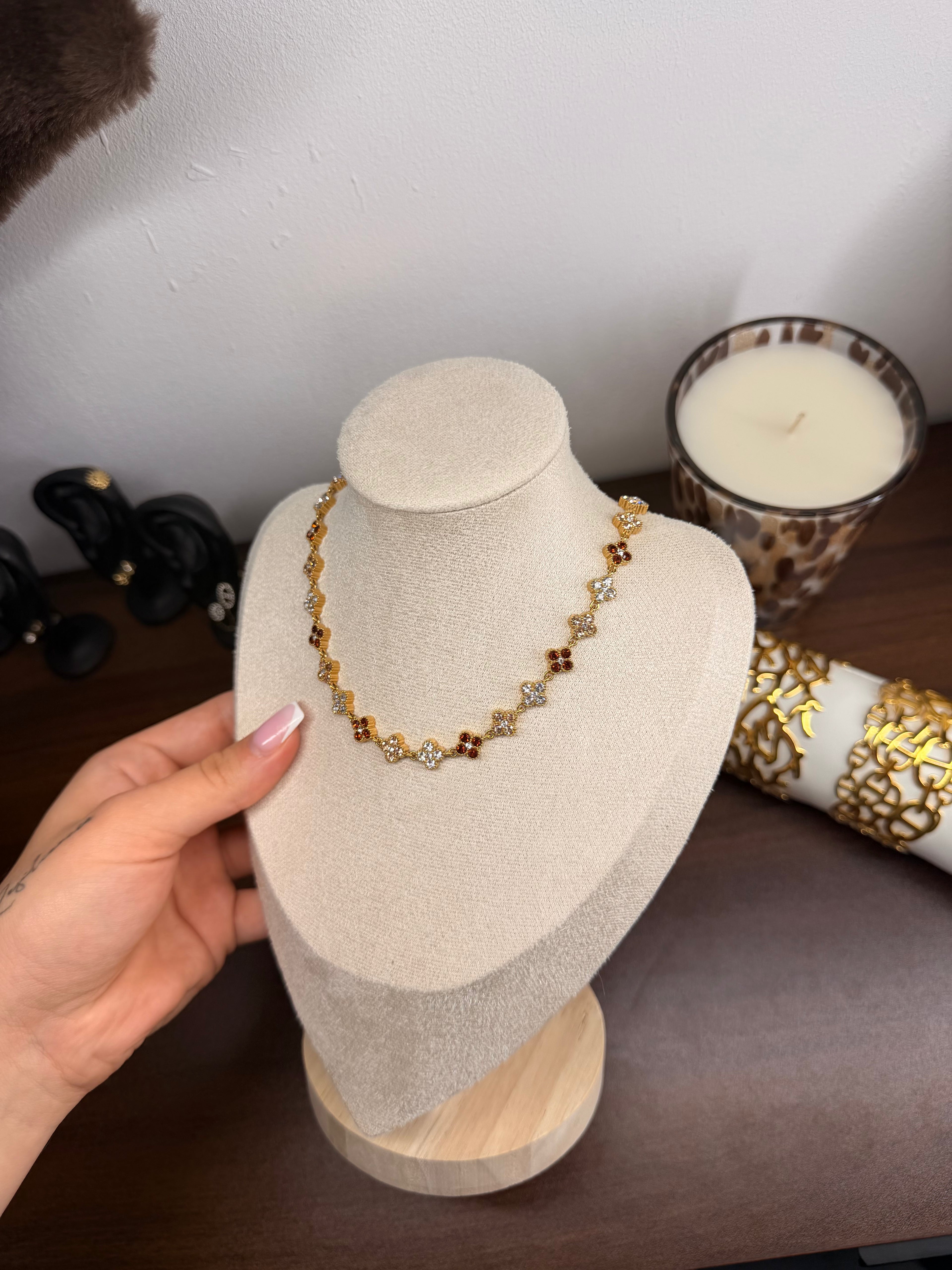 Collier Isaia